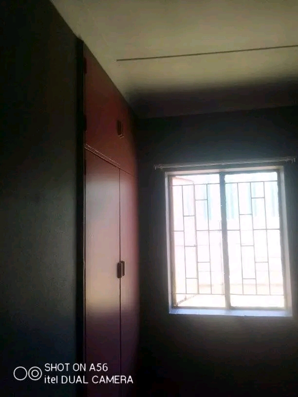 Single room available in commune cw6 rent r18  in Vanderbijlpark