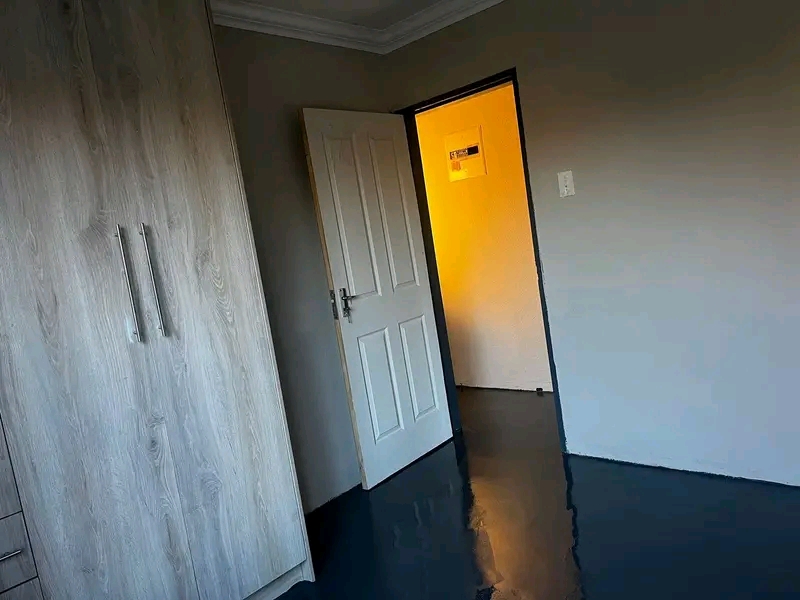 2 bedroom 🛌1 bath🚽🛀house to rent 
b  in Dawn Park