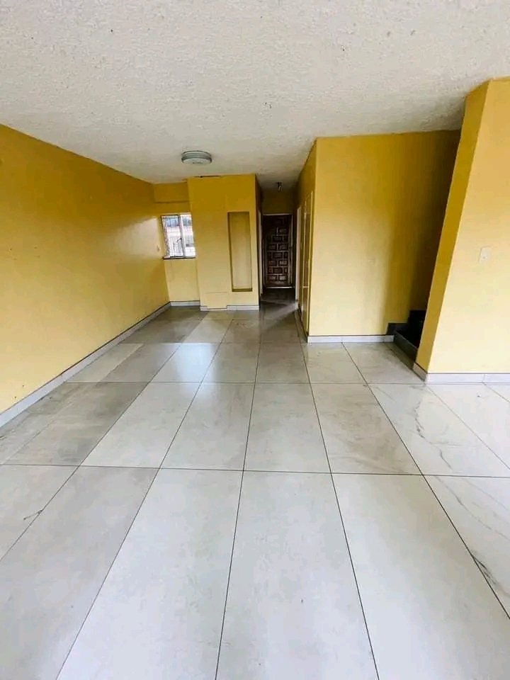 2 fitted bedroom house ,with kitchen, lounge   in Norkem Park