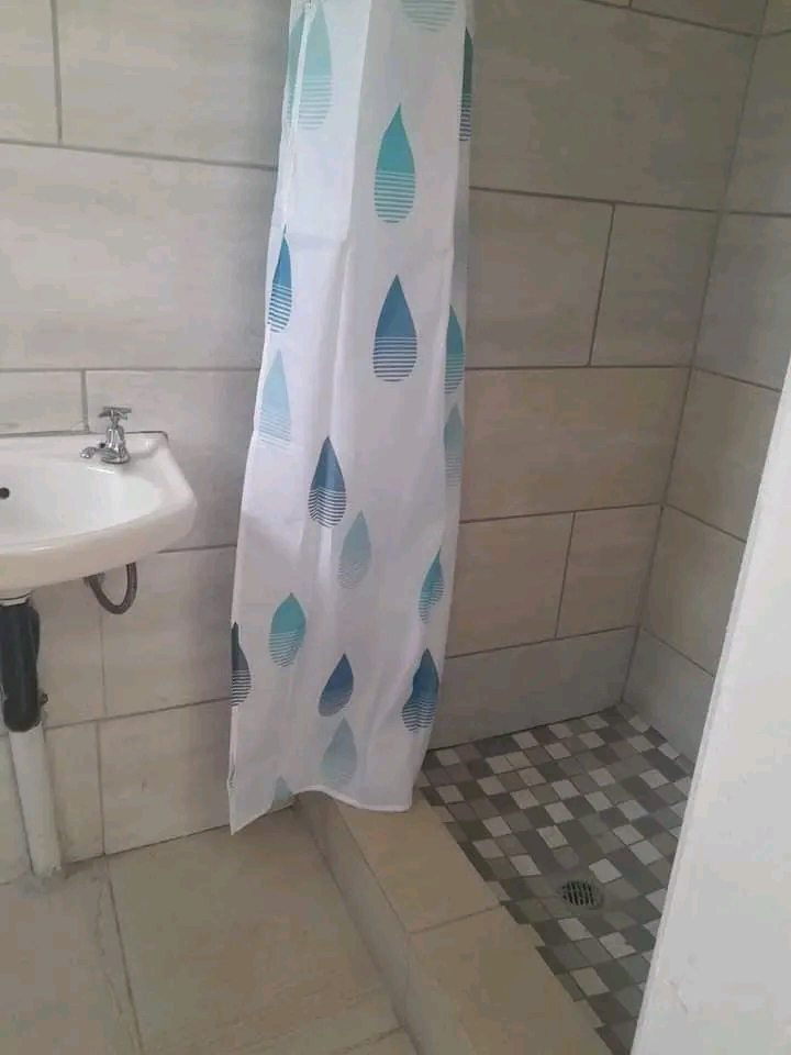 Newly built bachelor units available immediat  in Vosloorus