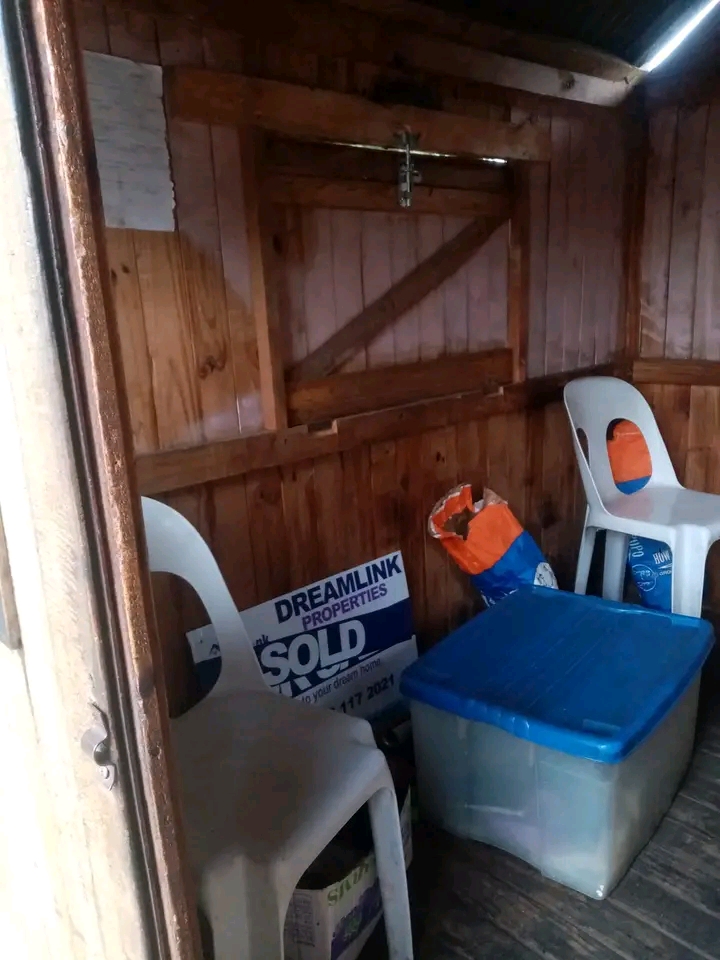 Kota shop for rent r1000 call or whatsapp  in Rosettenville