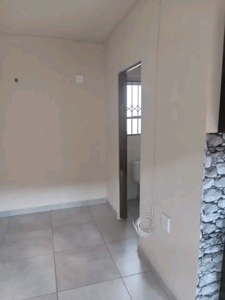 Bachelor room available for rental in extensi  in Vosloorus