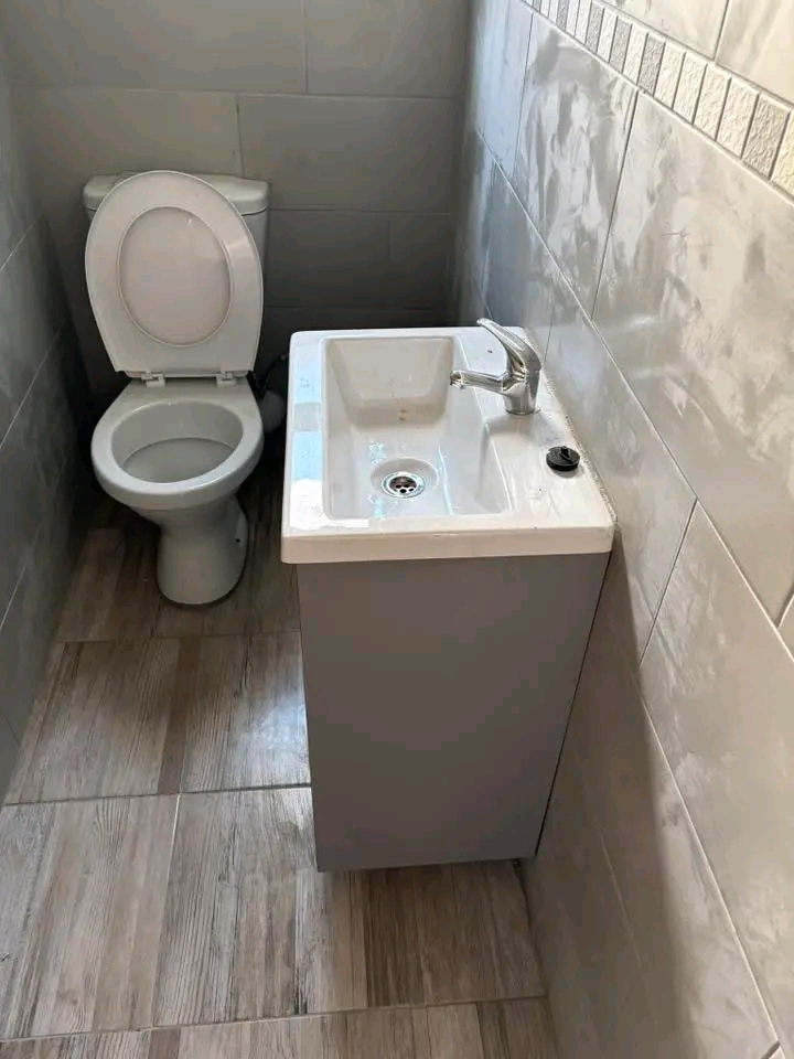 Hi family. 2x new bachelor rooms available at  in Tsakane