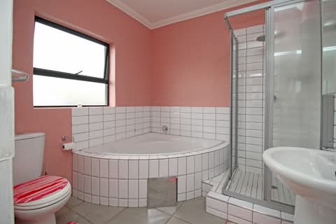 4 bedroom double storey house to rent in summ  in Centurion
