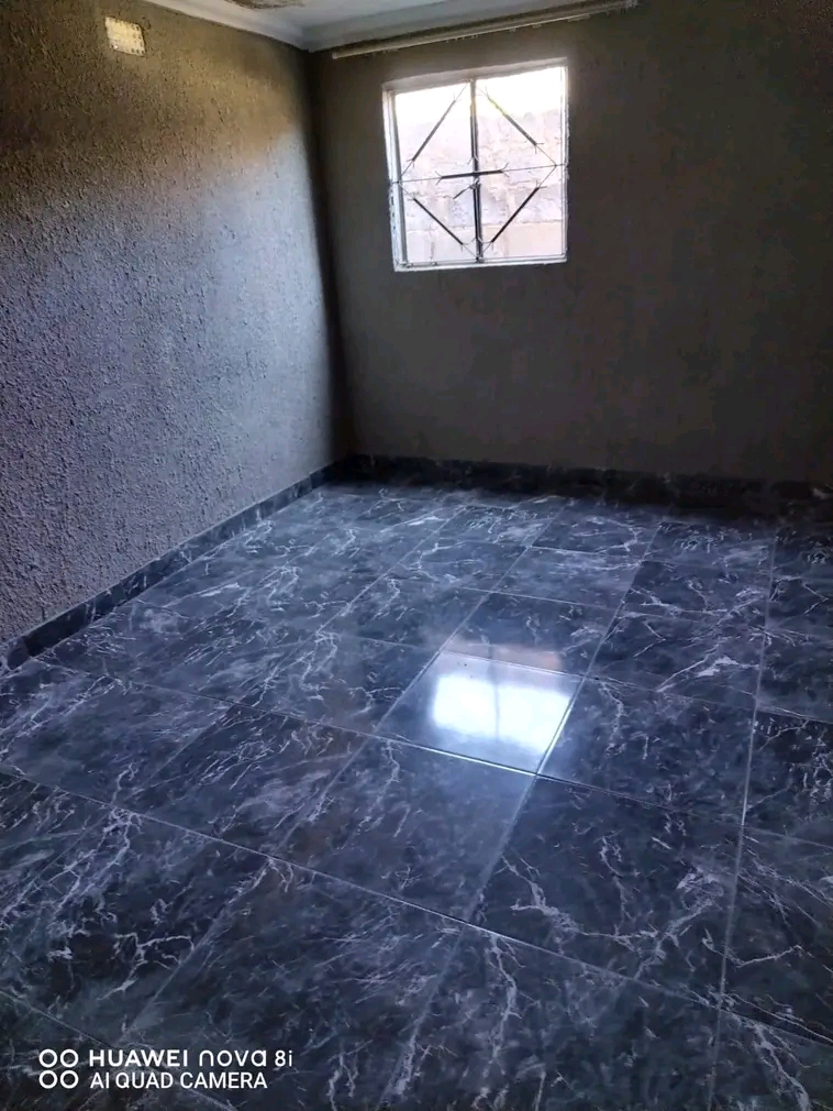 Ex2  big room available for 1800 excluding el  in Rabie ridge
