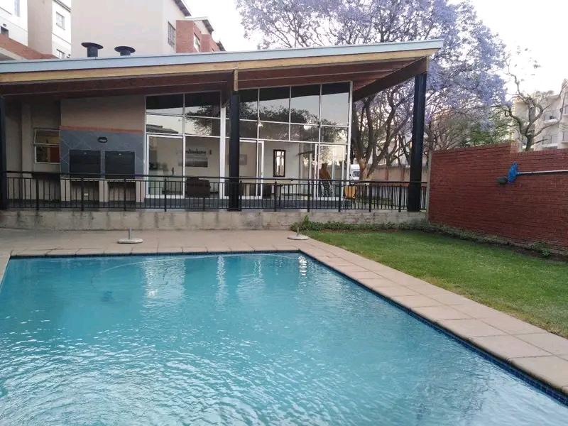 A neat and cosy 1 bed 1 bath apartment is ava  in Northriding