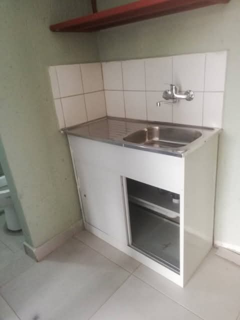Newly built modern ensuites available for ren  in Protea Glen
