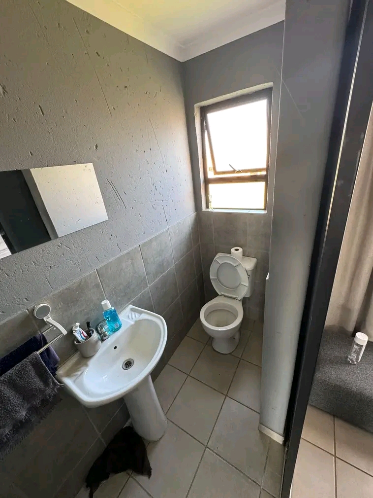 1-bedroom apartment for rent 

💰 rent: r  in Mabuya Park
