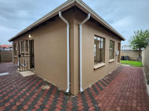 3 bedroom 2 bathroom to let in ext 0 r7500 de  in Cosmo City