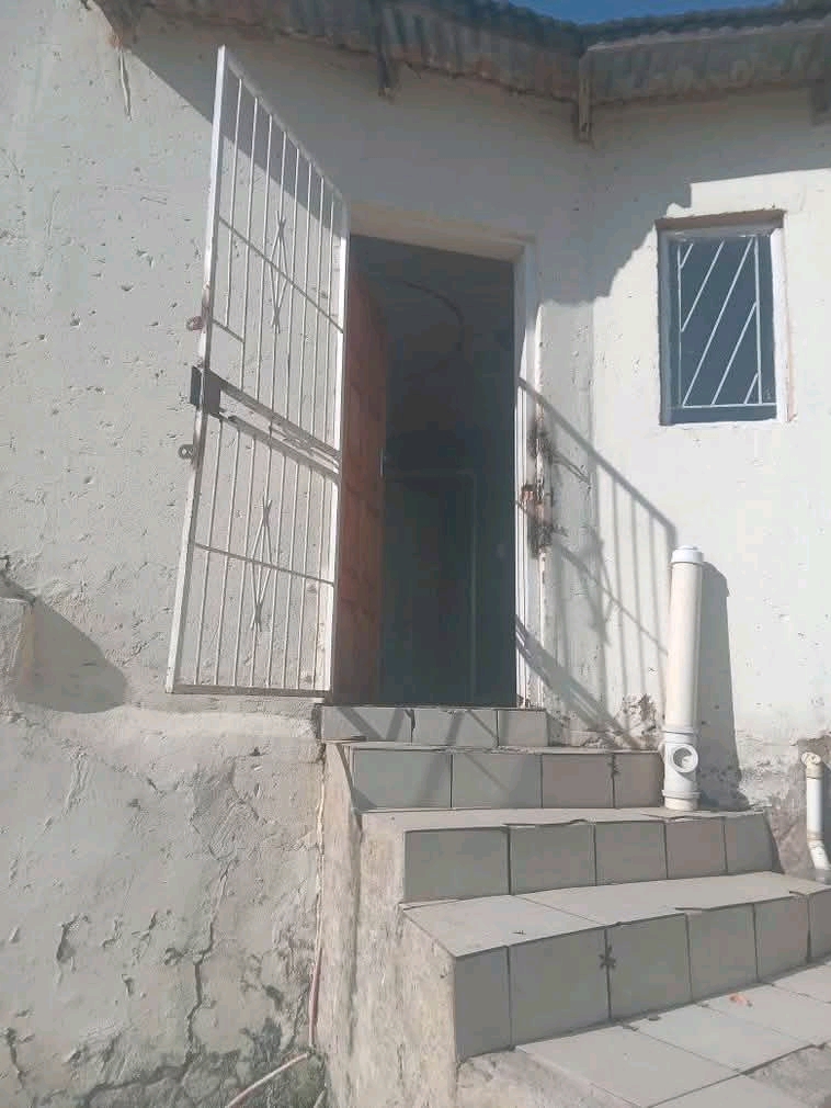 2 bedroom cottage to let available now in val  in Townsview