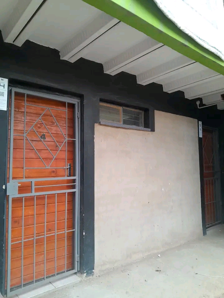 Standard room available for r1500. with prepa  in Kaalfontein