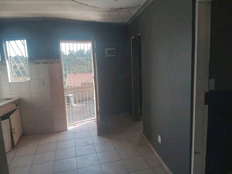 2 bedroom cottage to let available now in val  in Townsview