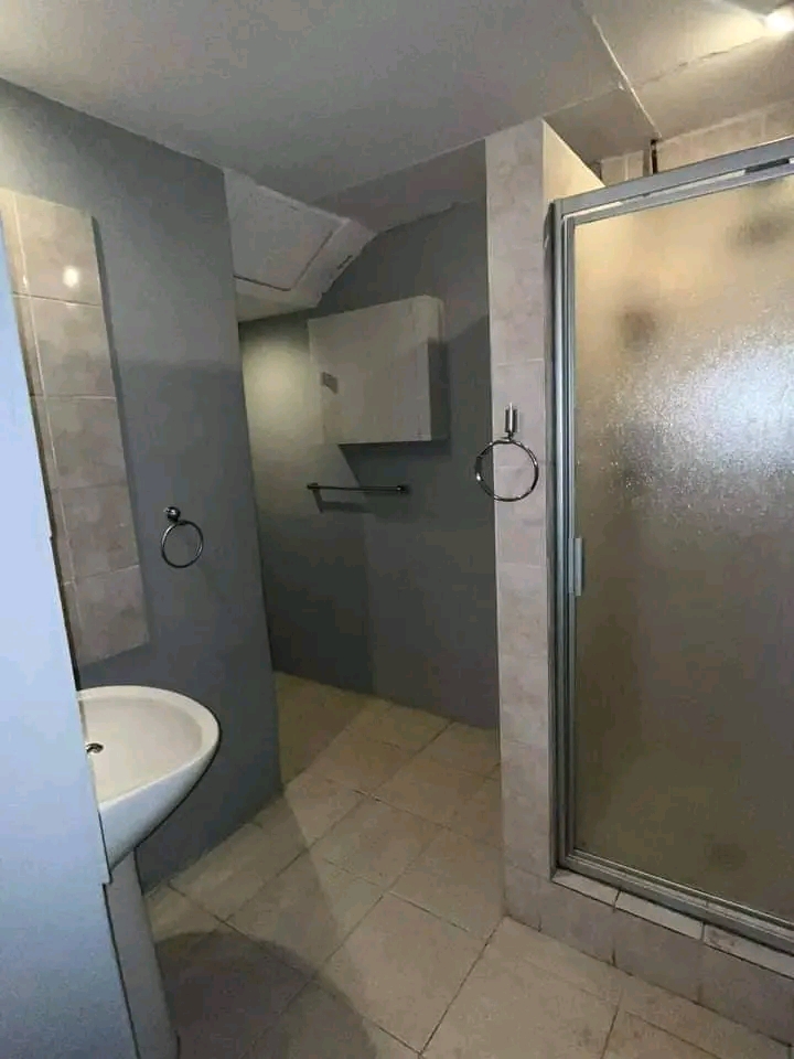 2 bedroom cottage to let in gerdview
good da  in Germiston