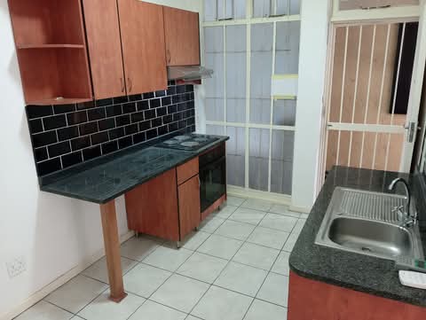 2 bedroom flat to rent, tygerberg flats
tyge  in Berea