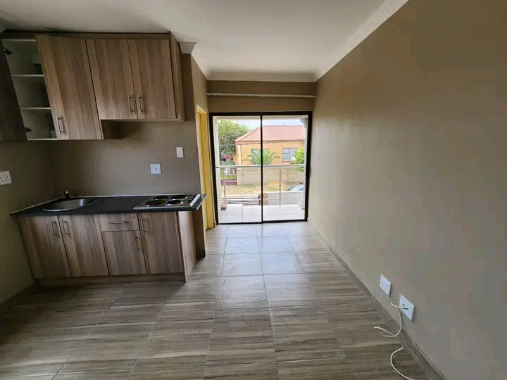 Newly constructed apartments at ext 5
availa  in Cosmo City