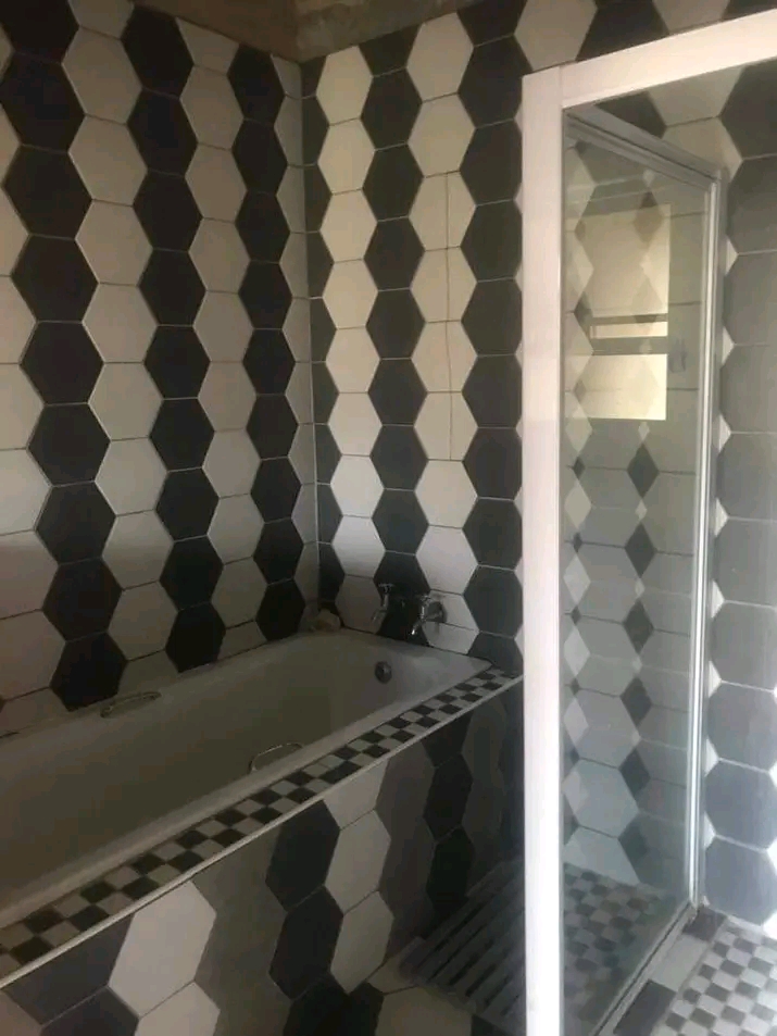 Bachelor room available for rental
location   in Meadowlands