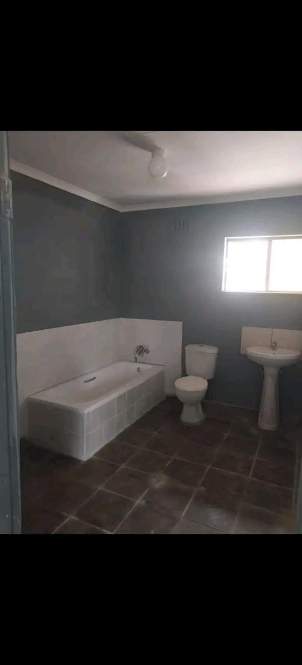 1 bedroom flat available for rental at kempto  in Birchleigh North