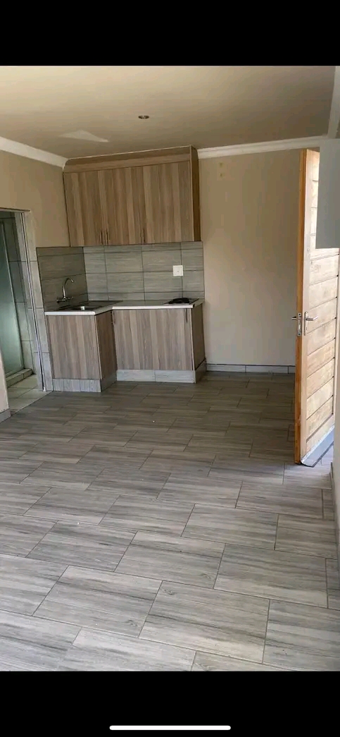 Spacious room available for rental at dube. p  in Dube