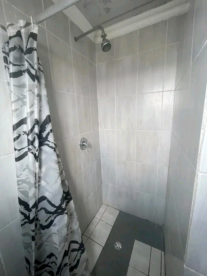 A very spacious beautiful cottage available f  in Klipfontein