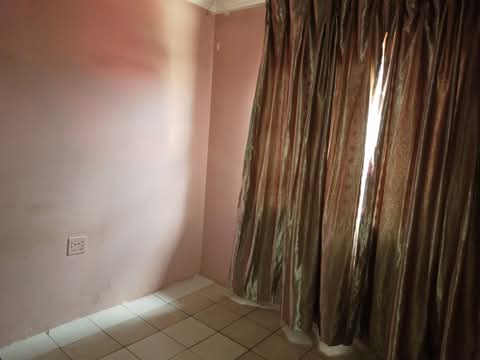 3 bedroom house available for immediate occup  in Pimville
