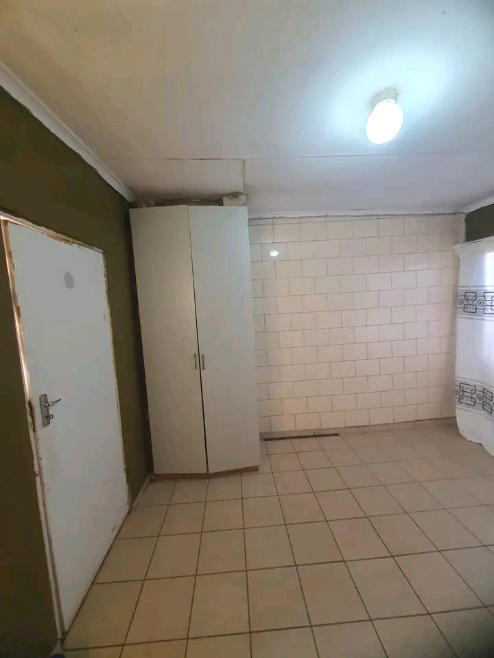 Bachelor room to rent at ext 20 with sink, wa  in Protea Glen