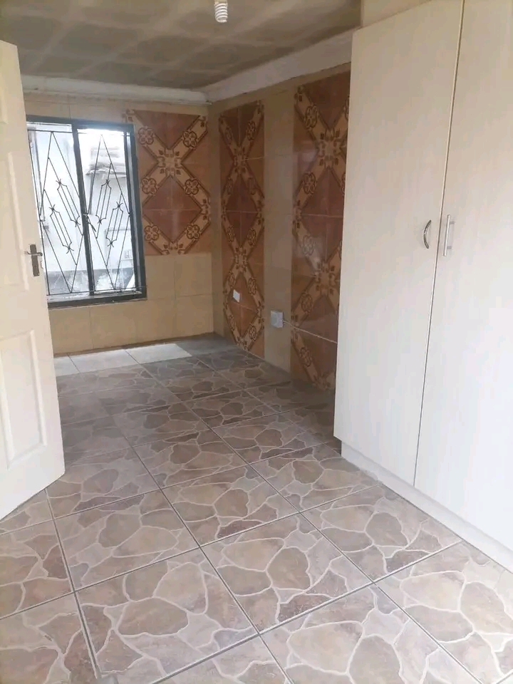 On show: leboeng section

cozy 2 bedroom ho  in Tembisa