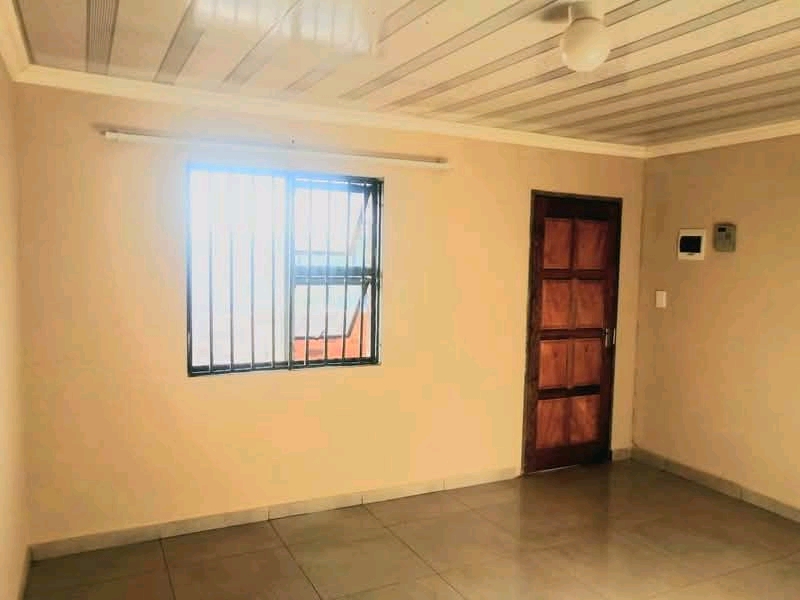 Cottage to rent, 4146 liberia street  (9 guat  in Cosmo City
