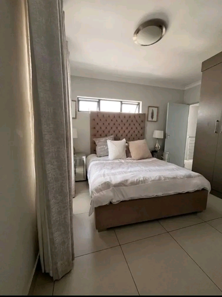 3 bedroom house with a swimming pool availabl  in Centurion