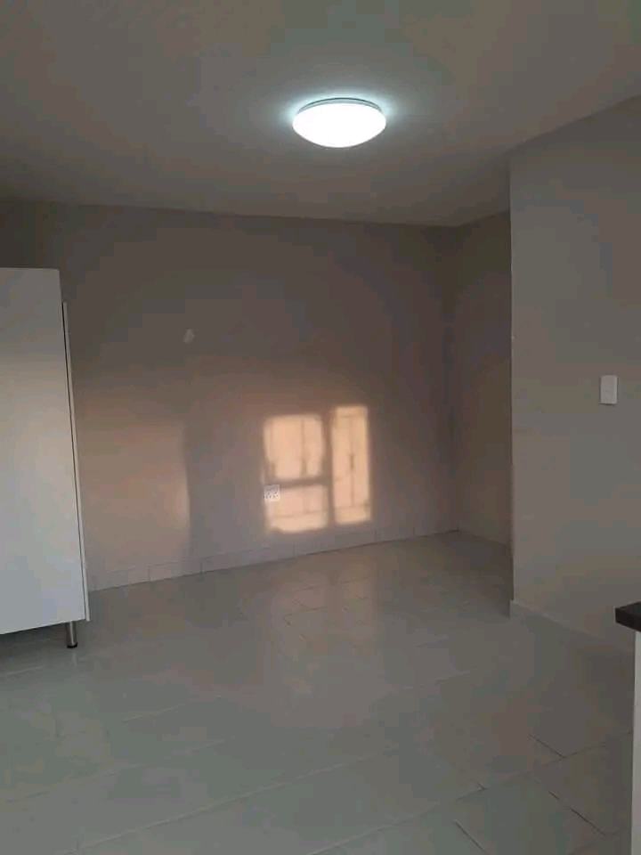 Bachelor flat to rent available immediately   in Rewlatch