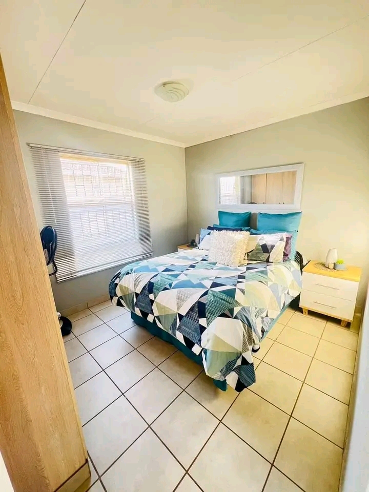 Neat & clean 3 bedroom house available 1st se  in Alberton