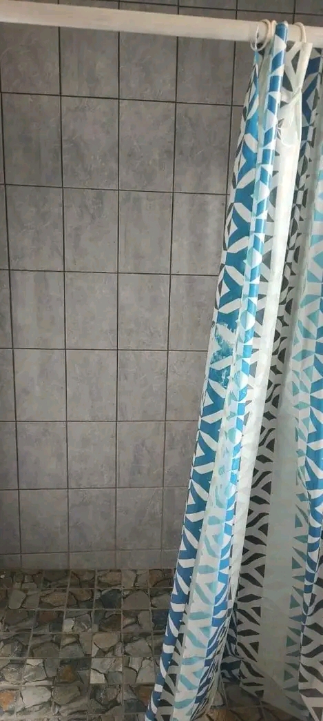 Insuit room available for rental at extension  in Protea Glen