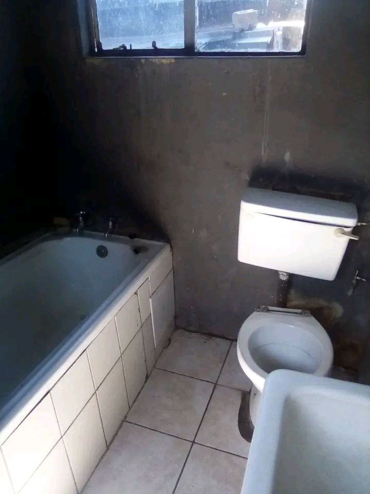 Room & garage available immediately for renta  in Diepkloof