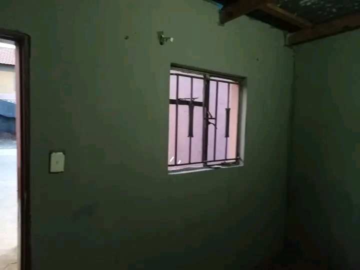 2 rooms available to rent at ext1 each room i  in Rabie Ridge