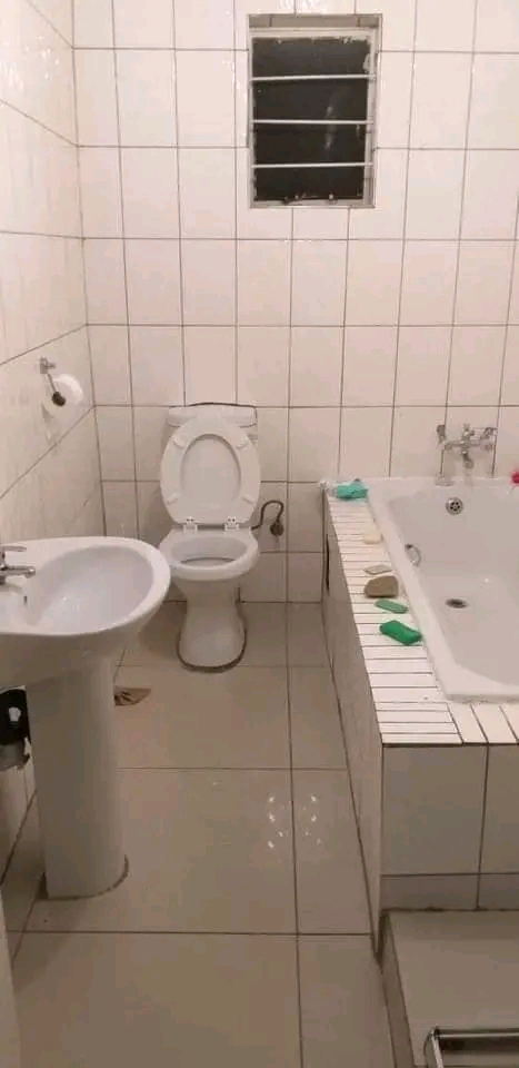 A room to rent sharing a 3 bedroom unit in ke  in Kempton Park