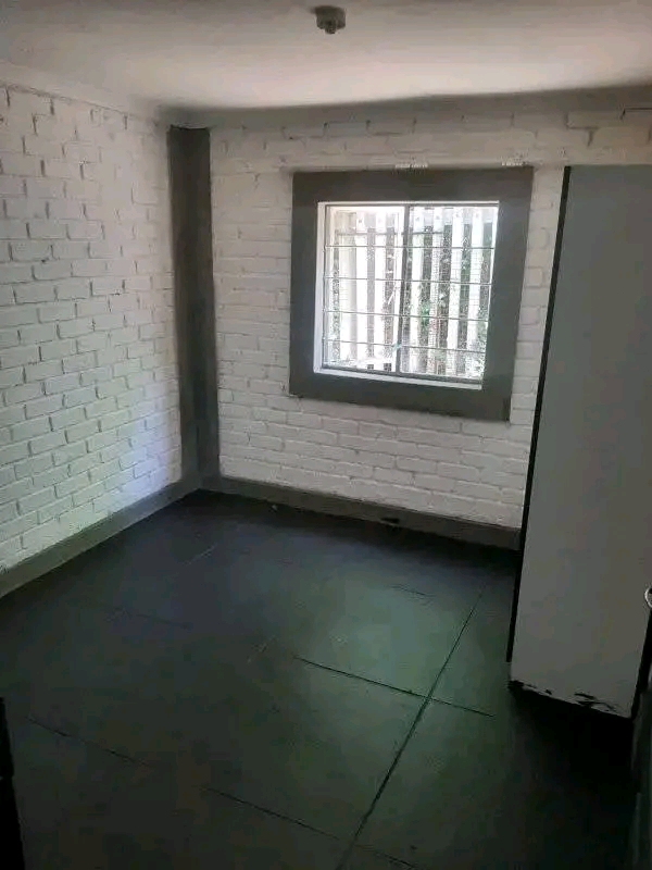 Student accommodation available
prices:
sha  in Sunnyside