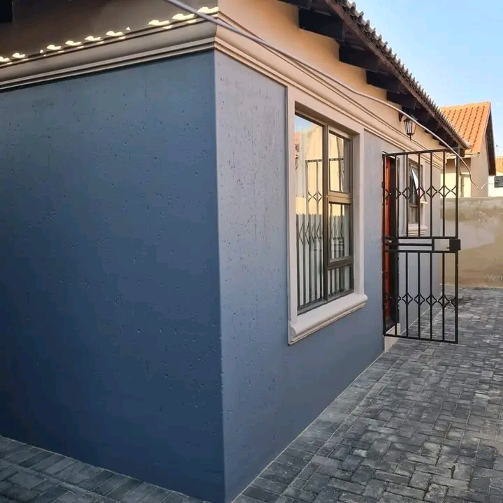 Bachelor unit available 1st of june 2024. ple  in Vosloorus