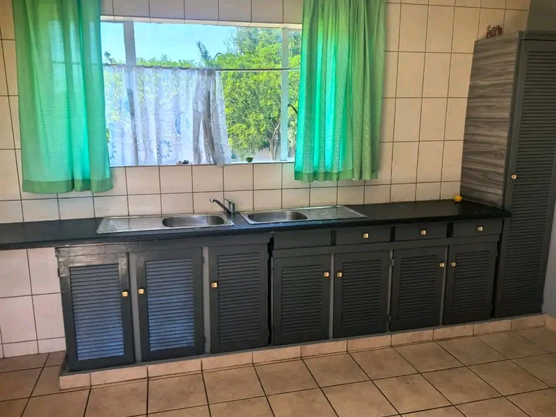 Cottage available for rental on the 1st of ma  in Randburg