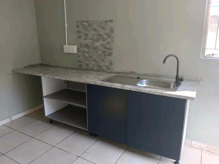 One bedroom cottage to rent in terenure kempt  in Kempton Park