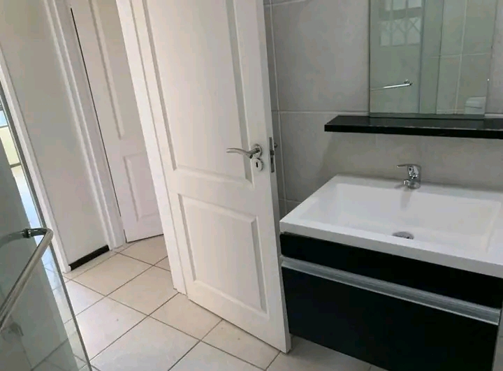 A well designed 2 bedrooms and 1 bathroom apa  in Northriding