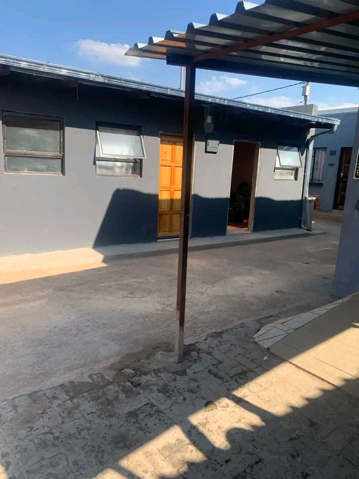 Room available in ext 1, next to wallys shops  in Orange Farm