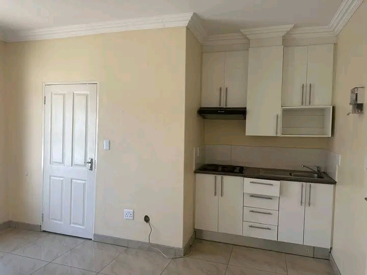Beautiful open plan bachelor consist of fitte  in Birch Acres