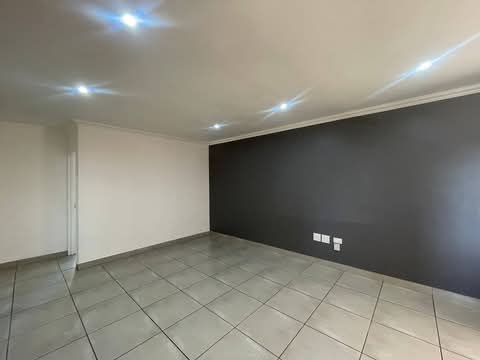 2 x 2 bed 1 bathroom 
pre paid water 
pre p  in Edenvale