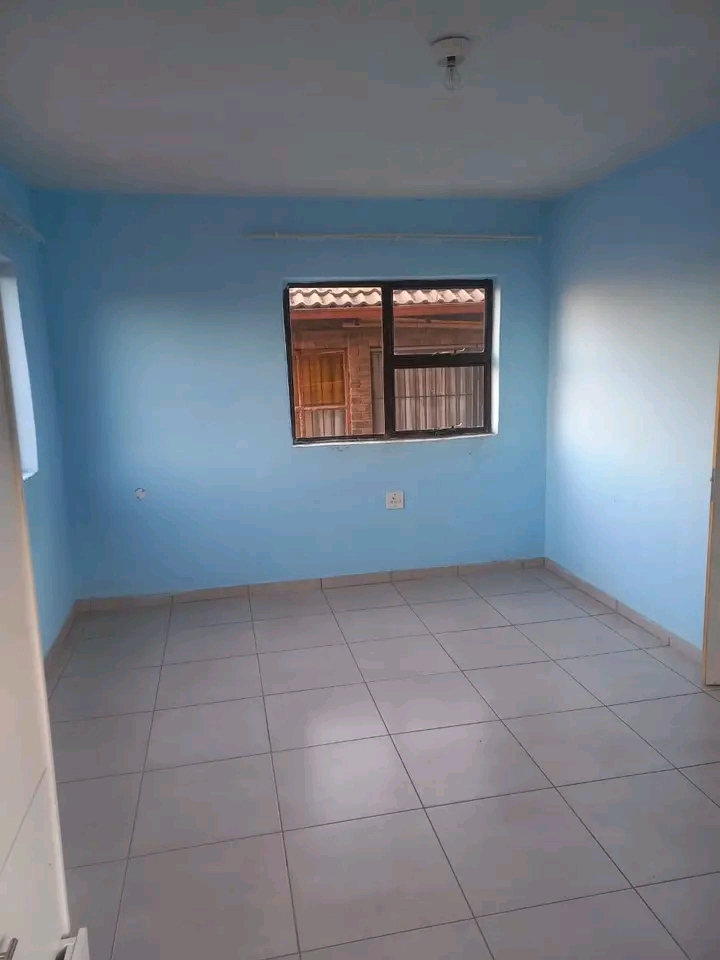 1 bedroom cottage to rent for r4200
deposit   in Norkem Park