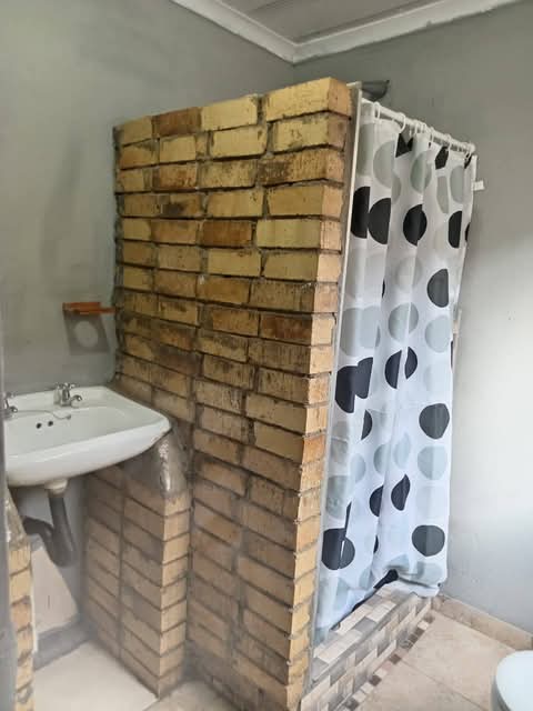 Apartment available at ext 25 going for r2500  in Vosloorus