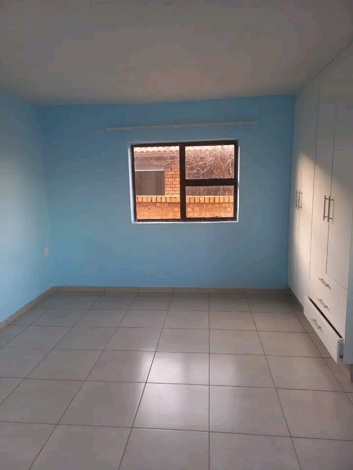 1 bedroom cottage to rent for r4200
deposit   in Norkem Park