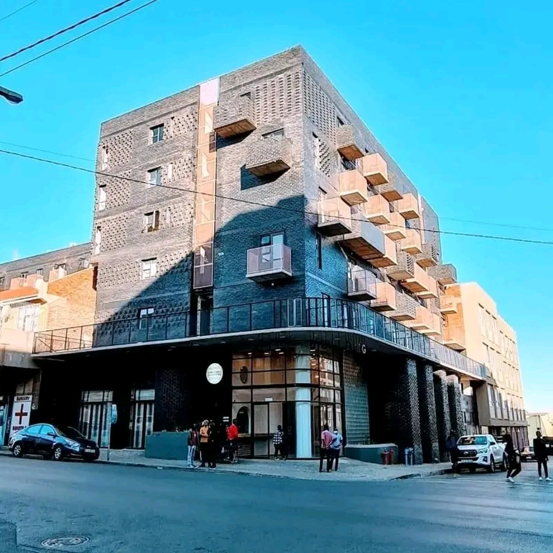 Cluster rooms without balcony r2600 1 bedroom  in Maboneng