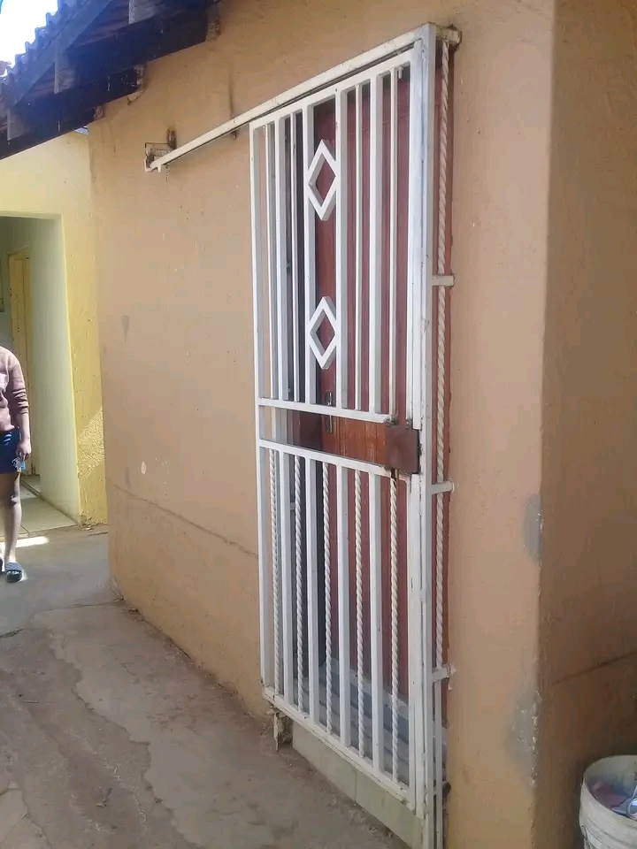 2 rooms for rental @ r1000.00 and r1500.00 p/  in Greenvillage
