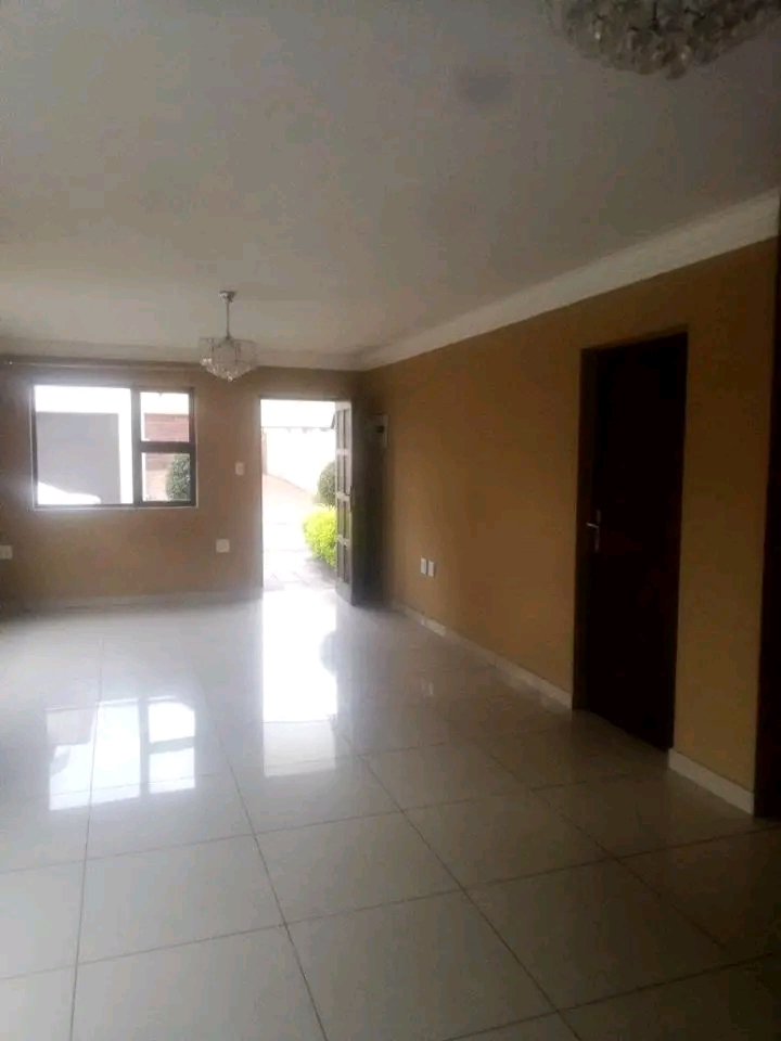 5 bedroom 3 bath double storey house for rent  in Midrand