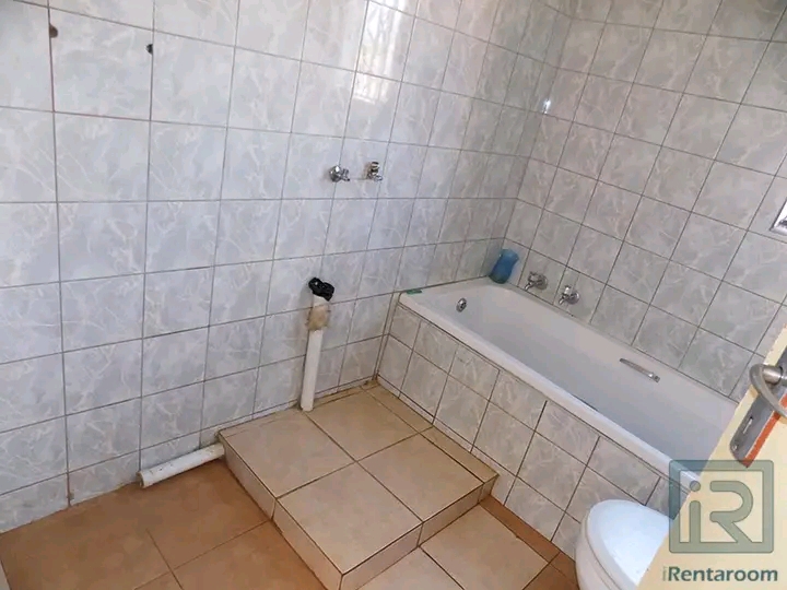 3 bedroom standalone house available immediat  in Protea Glen