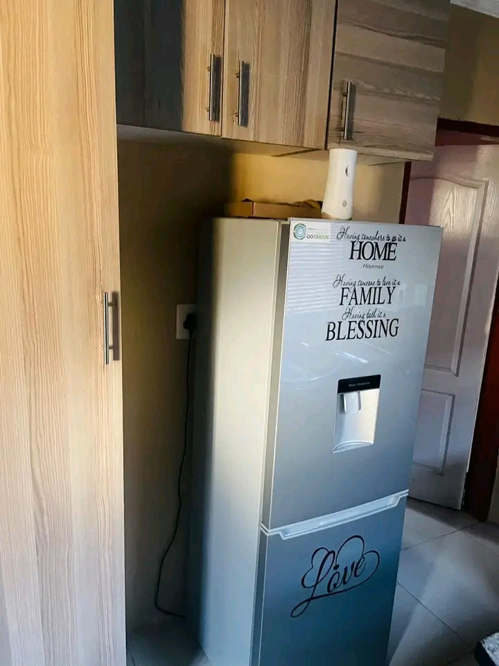 1 bedroom unit with fitted wardrobe, kitchen   in Allandale